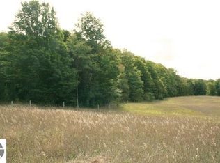 W Trumbull Rd, Maple City, MI 49664