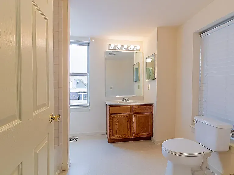 2020 Menard St #A — Photo 10