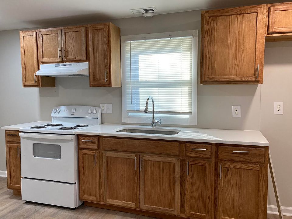 2nd image of 317 Booth St