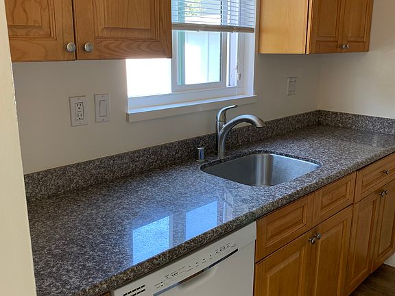 3rd image of 424 College Ave #A