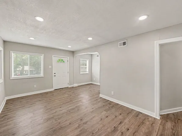 1842 E 77th St, Kansas City, MO 64132