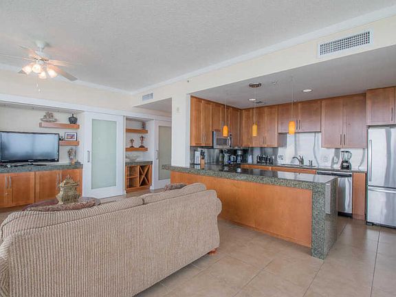 3rd image of 2060 Beach Blvd