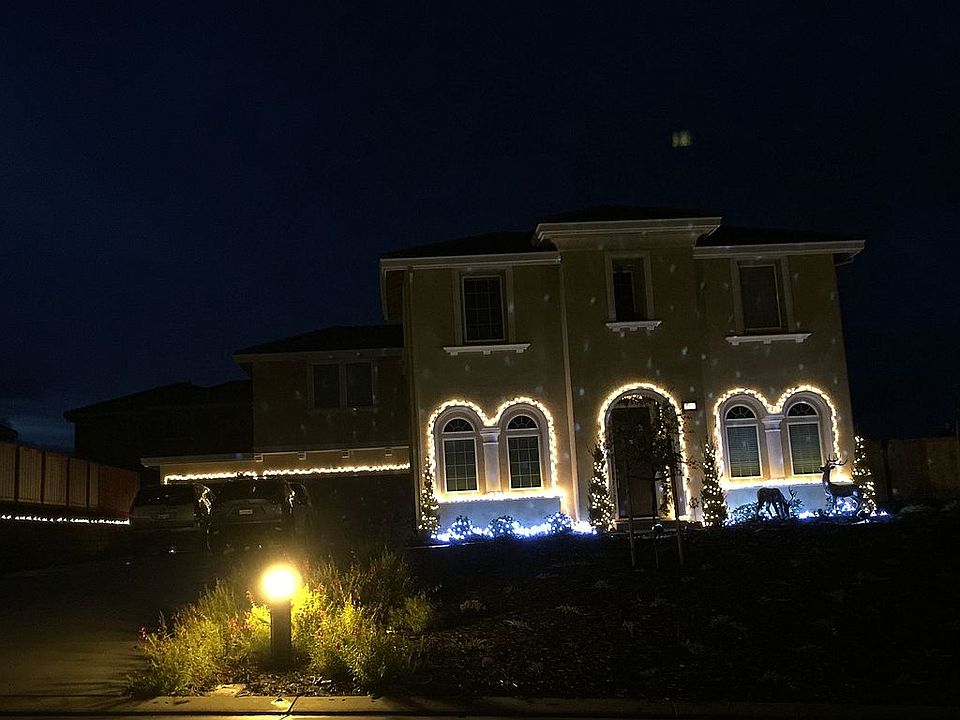 2nd image of 218 Deer Branch Ln