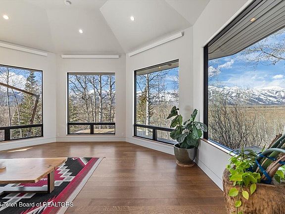 2nd image of 855 N Bar Y Rd