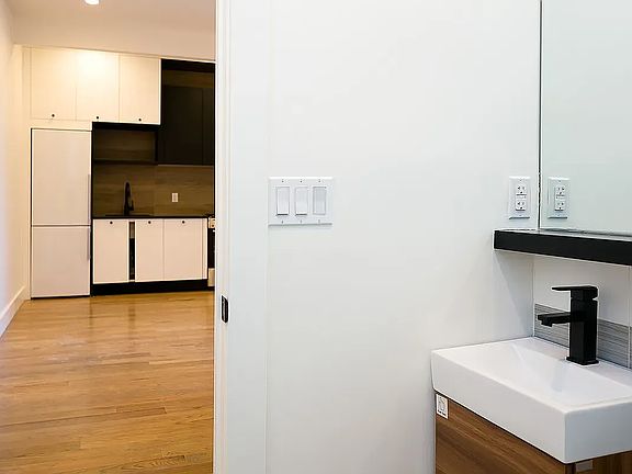 5th image of 1513 Jefferson Ave #2A