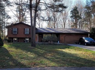 14211 Deer Cove Dr, Holland, MI 49424