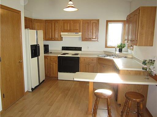 2nd image of 2440 Hillview Dr