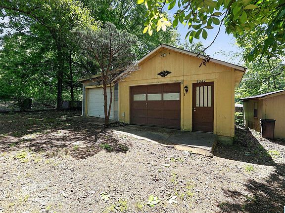 5th image of 3044 Carleton Rd