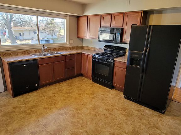 3rd image of 70 Cortez Dr