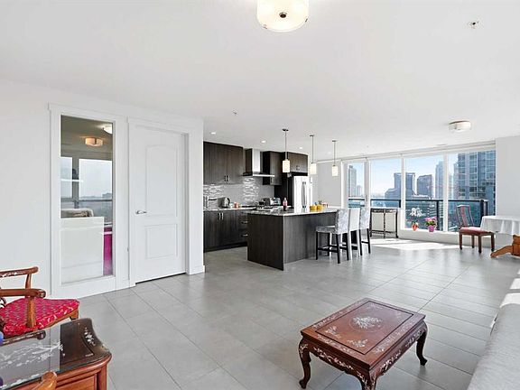 4th image of 303 N 13th Ave SW #1802