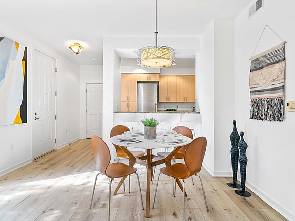 5th image of 1066 41st Ave Unit D102