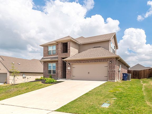 2nd image of 535 Hillcrest Cir
