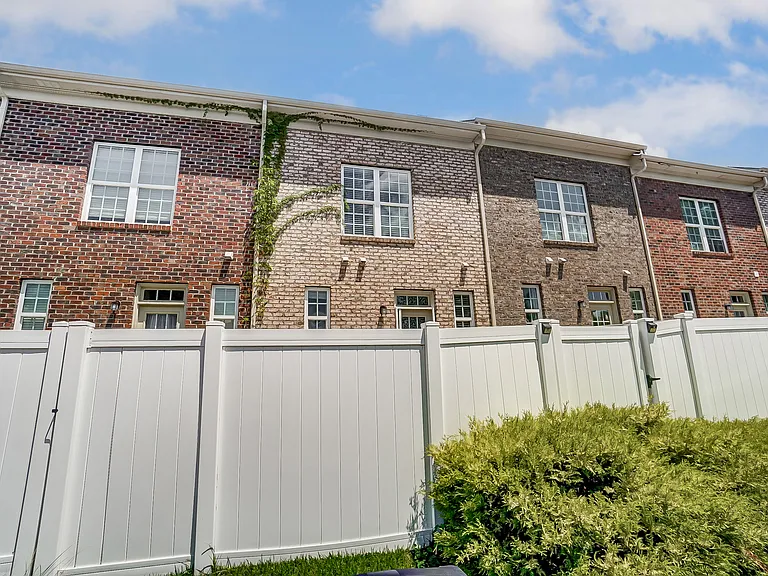 9519 Longstone Ln — Photo 39