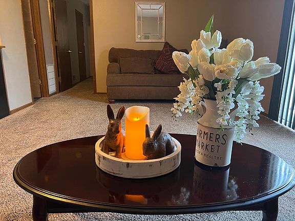 2nd image of 901 W Sheridan Ave APT 4