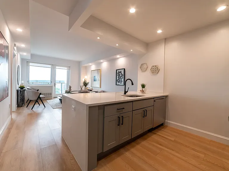 3745 Riverdale Ave #2 — Photo 9