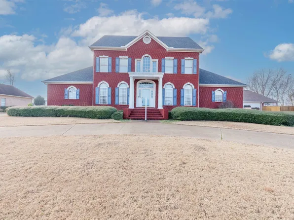 3106 McGuire Dr, Muscle Shoals, AL 35661