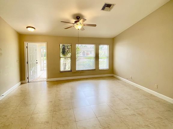 4th image of 2106 SE 8th Pl