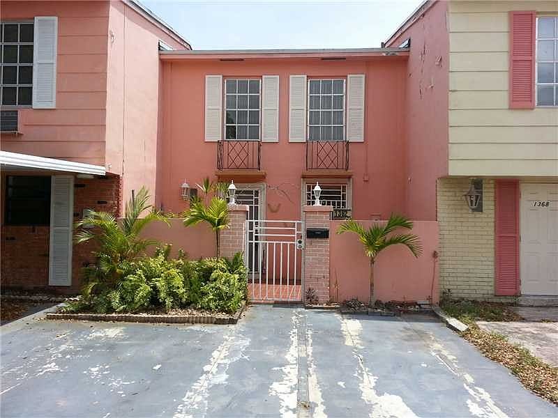 1st image of 1362 W 69th St #1362