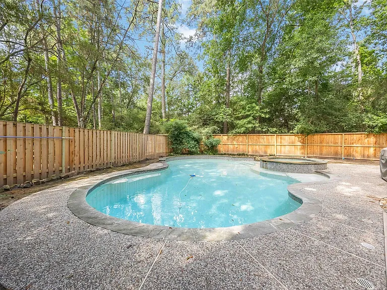 11 Alden Glen Ct — Photo 5
