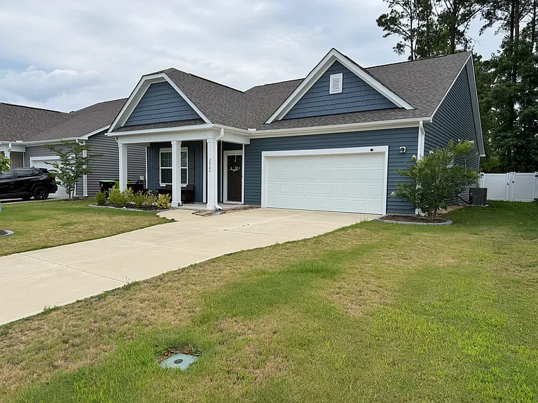 2028 Bogue Ln — Photo 3