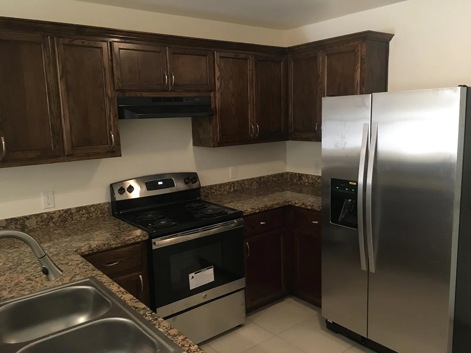 3 bed, $1,200 — Photo 1