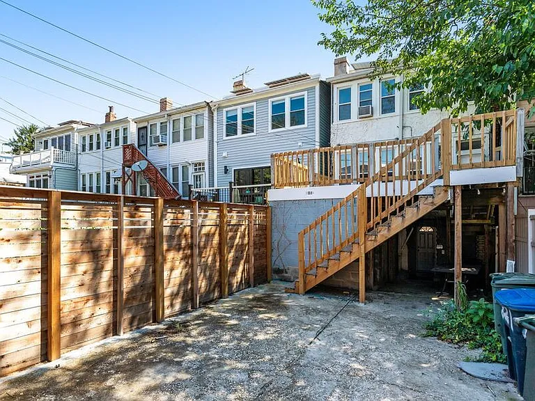 821 Kentucky Ave SE — Photo 58