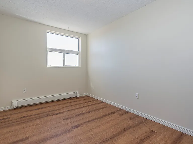 511 7th Ave — Photo 20