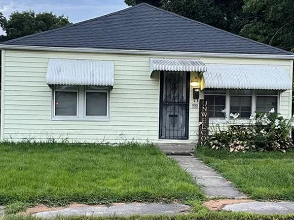 815 N Walnut St, Dexter, MO 63841