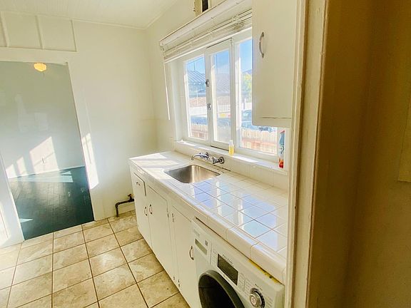 2nd image of 31 Rose Ave APT E