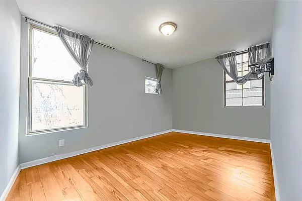 Rented by Avenues Real Estate | media 11