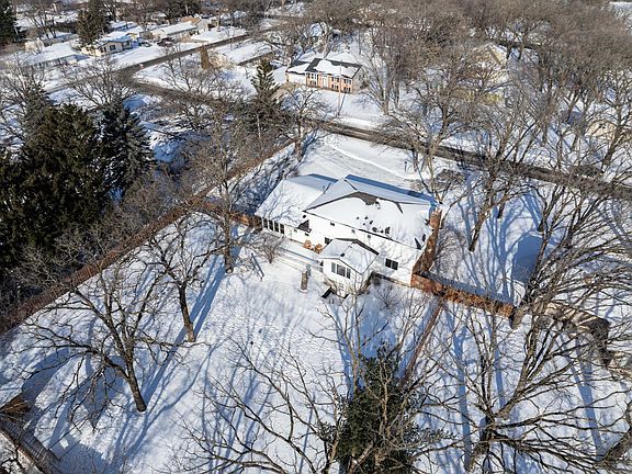 3rd image of 1708 Woodland Rd