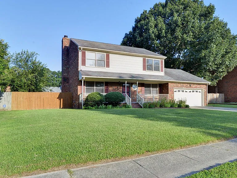 16 Natalie Dr — Photo 2