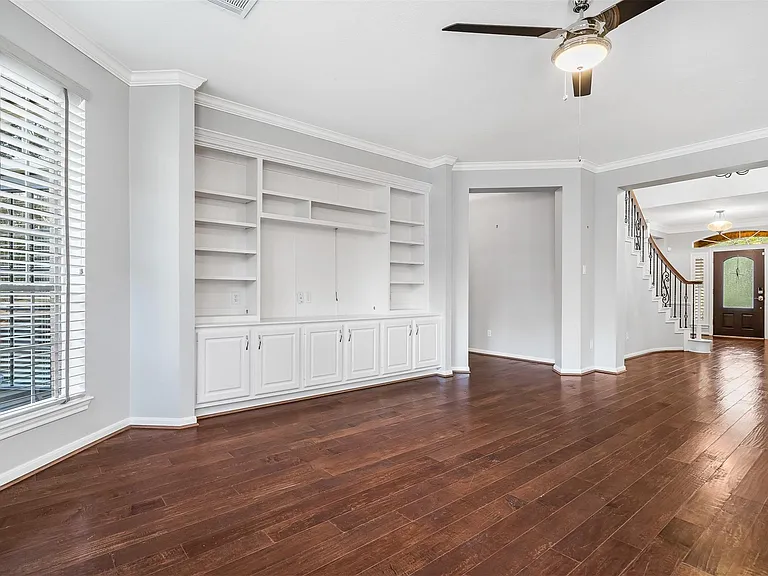11 Winrock Pl — Photo 26