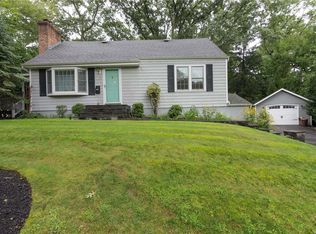 99 Berg Ave, Kings Park, NY 11754