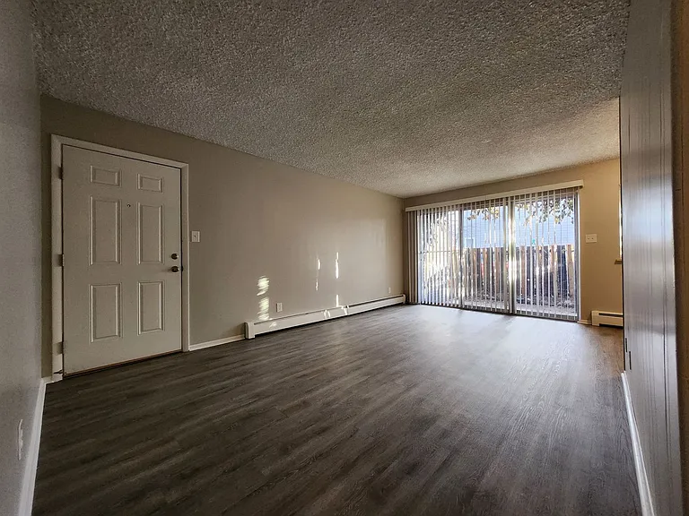 1505 E Kiowa St #102 — Photo 9