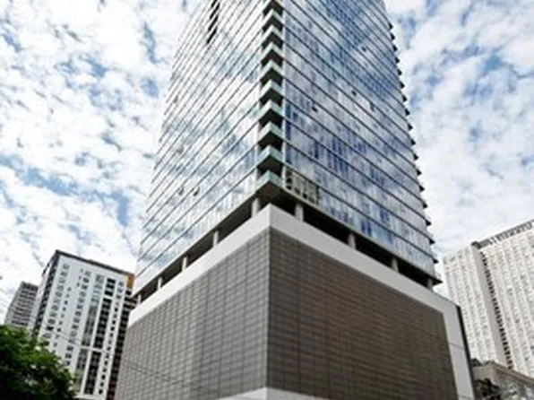 550 N Saint Clair St APT 1701, Chicago, IL 60611