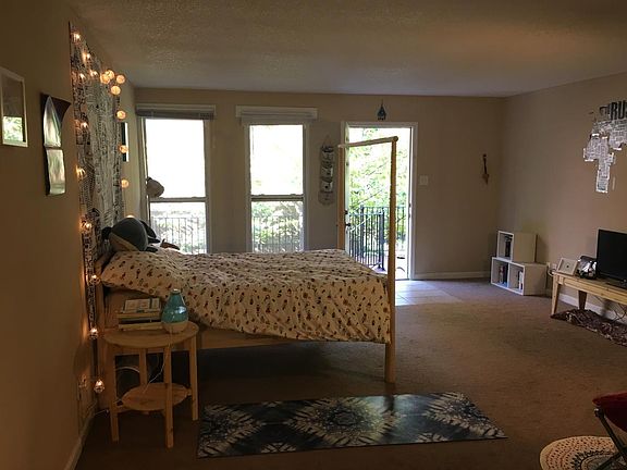 4th image of 4340 Maryland Ave APT 17B