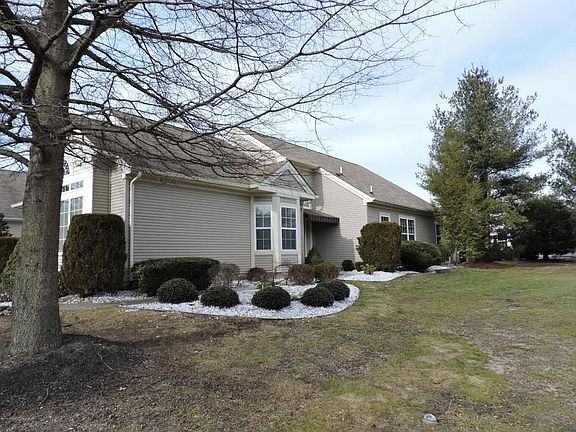 3rd image of 25 Belvedere Dr