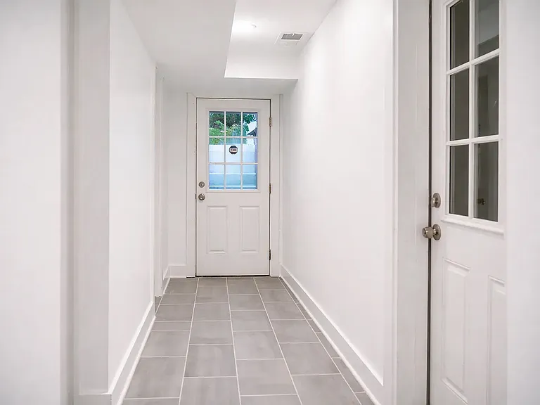 1633 Kalmia Rd NW #2 — Photo 4