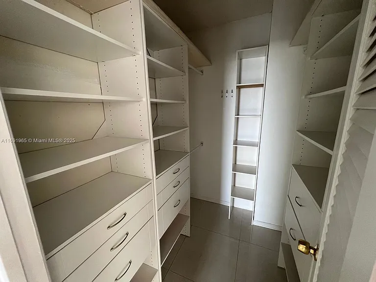 500 Bayview Dr #620 — Photo 27
