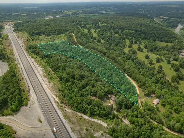 13.6 Sugar Ln, Pineville, MO 64856