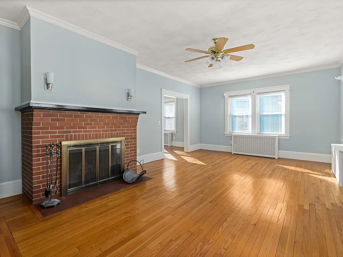 Building Photo - 18 Moorland Ave #1