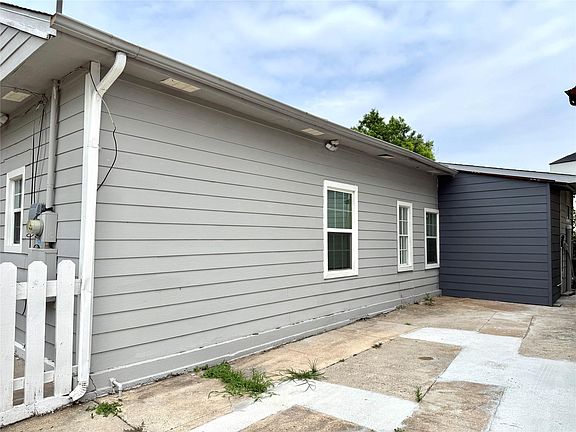 3rd image of 421 Sidney St #1/2