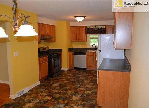 5th image of 6200 Willow Ave