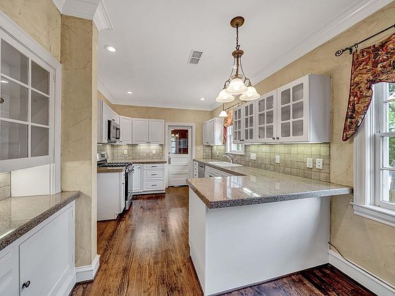 2nd image of 423 S Chilton Ave #B