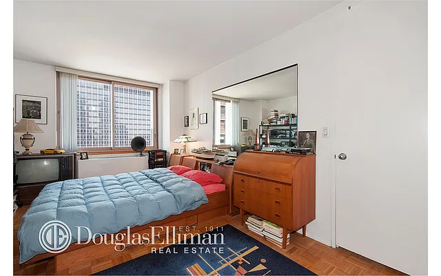 Rented by Douglas Elliman | media 42