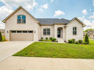 347 Preakness Cir, Pleasant View, TN 37146