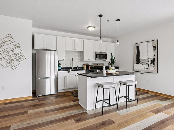 3rd image of 1502 5th St N APT 313