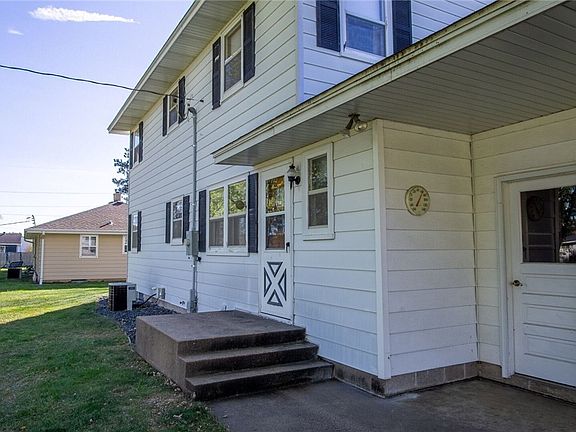 2nd image of 825 S Main Street