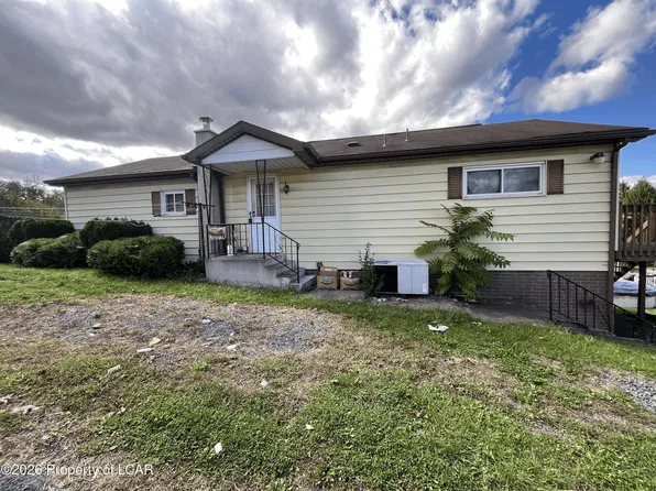 1220R Spring St, Pittston, PA 18641